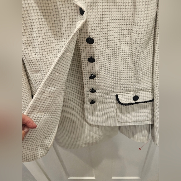 "Sag Harbor Women’s 16 Skirt Suit Cream Black Trim Tweed Blazer & Skirt Set" - Picture 3 of 16